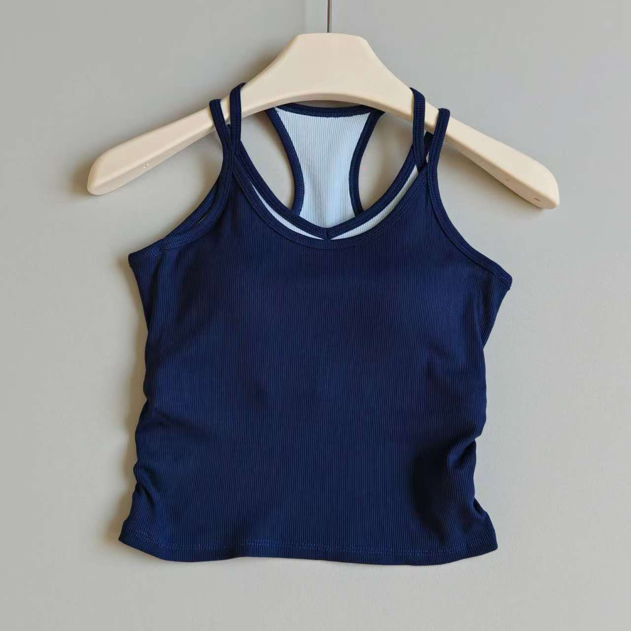 Yogavest met contrasterende kl - Yoga Fitness Tapis recensie en prijs