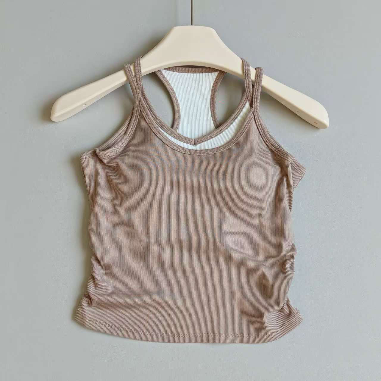 Yogavest met contrasterende kl - Yoga Fitness Tapis recensie en prijs