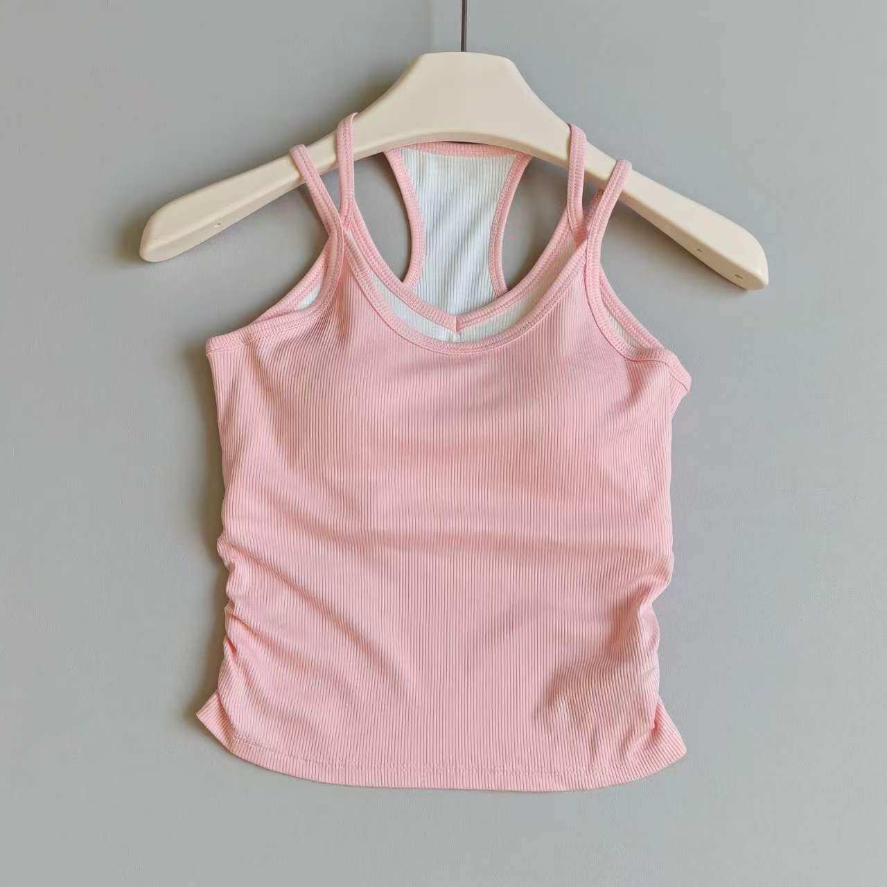 Yogavest met contrasterende kl - Yoga Fitness Tapis recensie en prijs